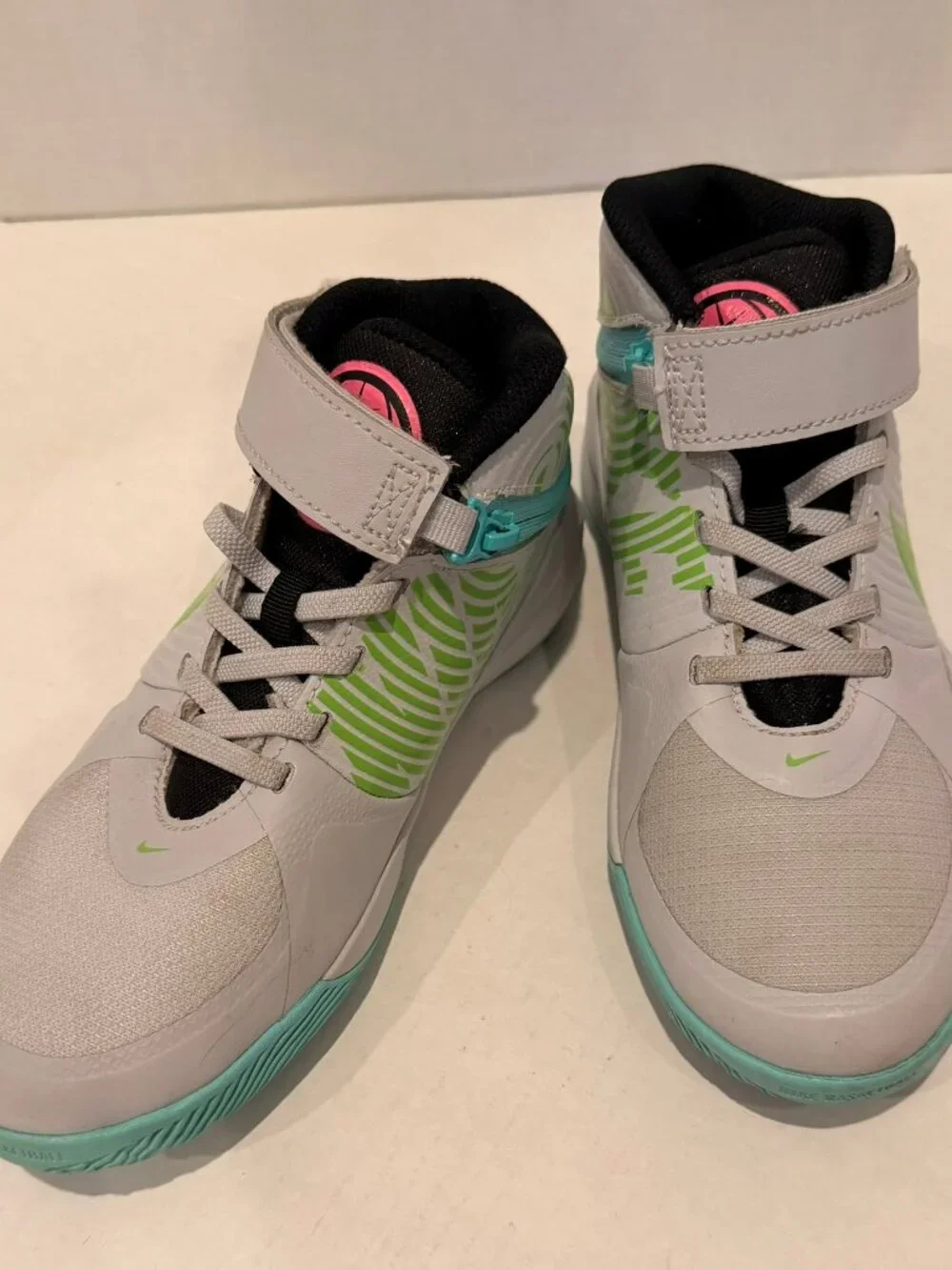 Nike Kids' Team Hustle D 9 basketball shoes